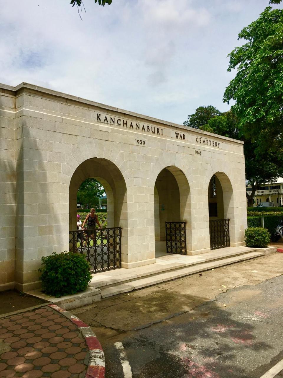The Nine Guest House Kanchanaburi Ngoại thất bức ảnh