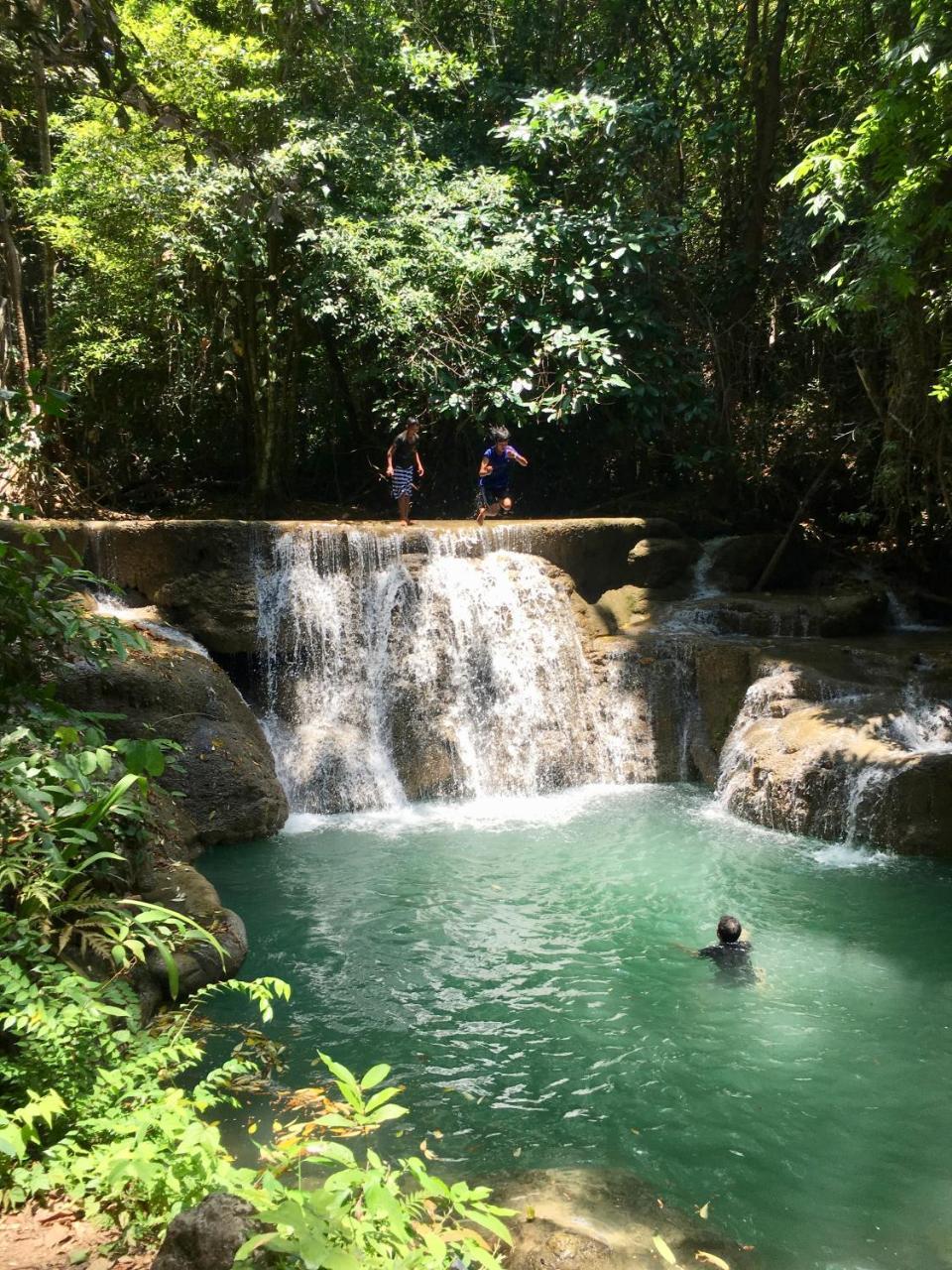 The Nine Guest House Kanchanaburi Ngoại thất bức ảnh