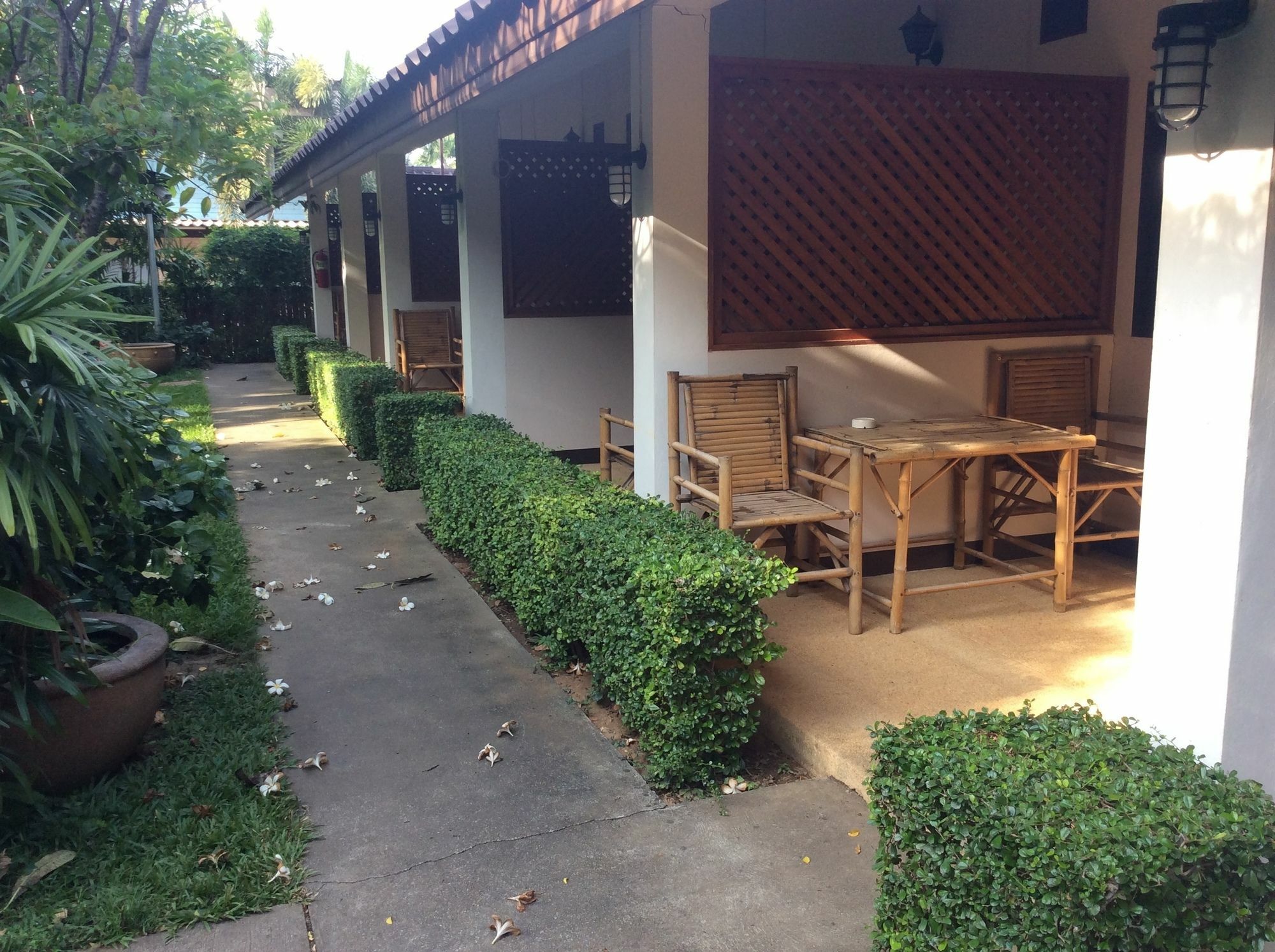The Nine Guest House Kanchanaburi Ngoại thất bức ảnh