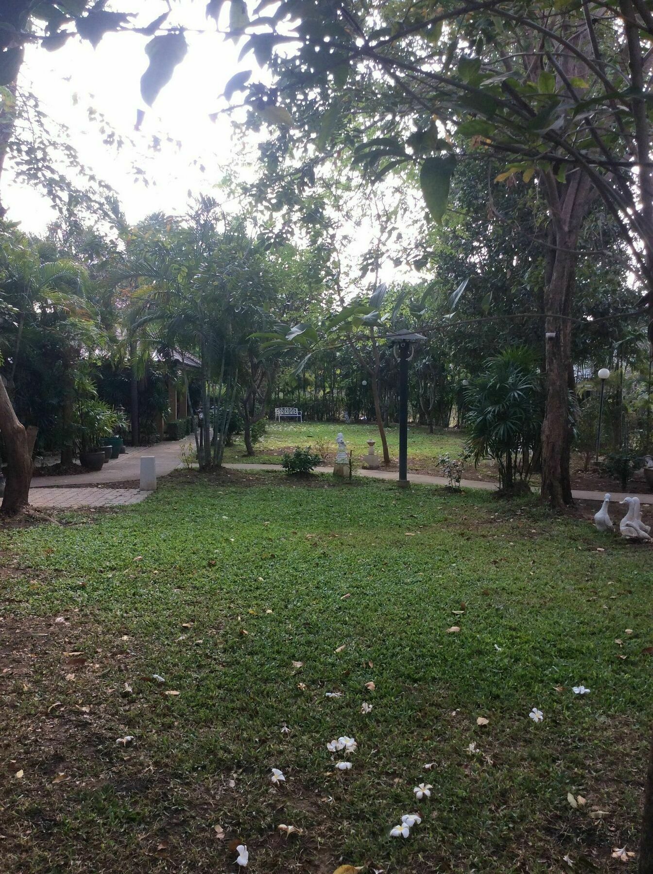 The Nine Guest House Kanchanaburi Ngoại thất bức ảnh